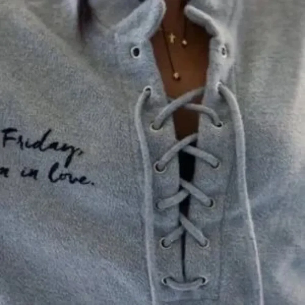 NWT REVOLVE Daydream Nation “Friday I'm in Love” Pullover Rain Cloud Grey Small - Picture 4 of 10